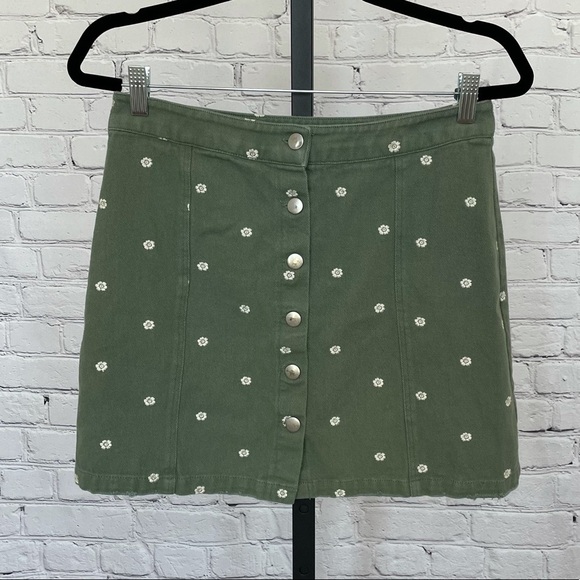 Miami Button Down Floral Green Skirt - Picture 1 of 3